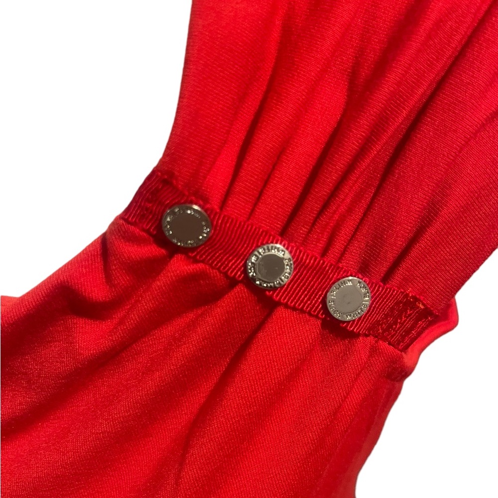 White House Black Market. Red top. Sz:Small. Scoop Neck. Cap sleeves. LIKE NEW! - Picture 5 of 11